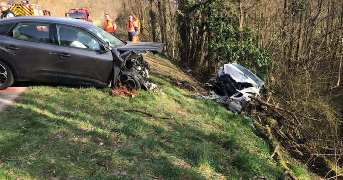 Doubs Frontal Crash: D30 Closed, Five Victims in Urgency